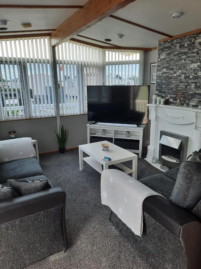 L3 Millfields 4 Berth Luxury Caravan Dg & Gch Family's Only And Lead Person Must Be Over 30
