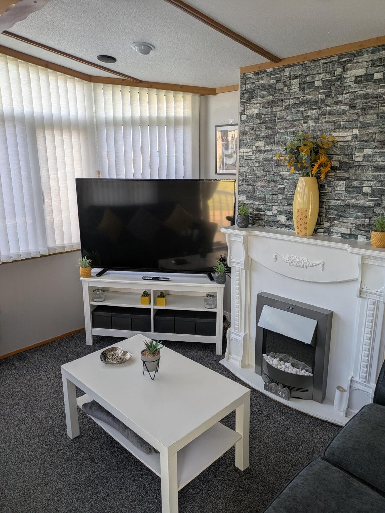 L3 Millfields 4 Berth Luxury Caravan Dg & Gch Family's Only And Lead Person Must Be Over 30 * Ingoldmells